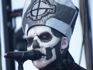 1200px-papa_emeritus_ii_-_coachella_2013_2